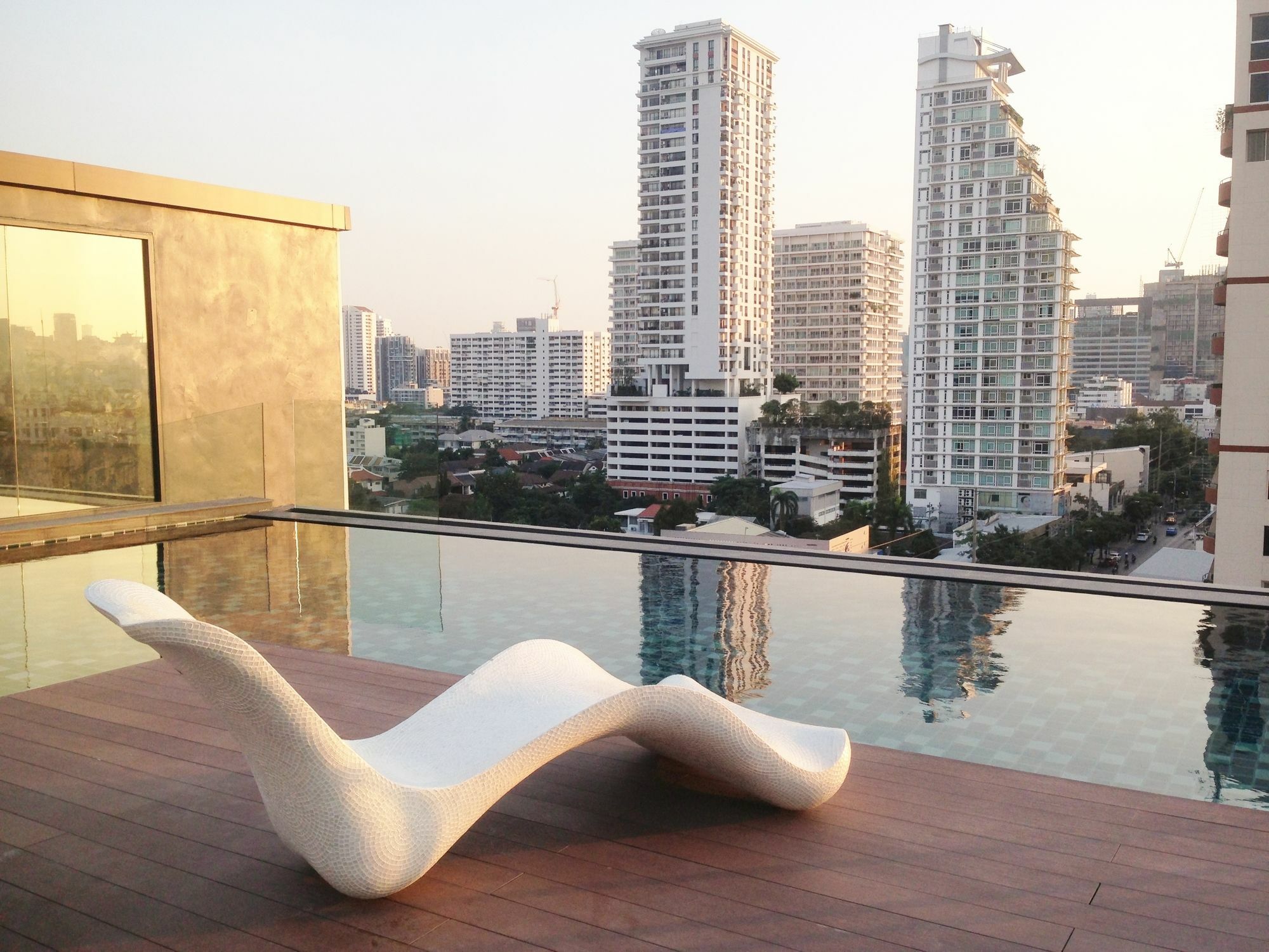 The Residence On Thonglor By Uhg Bangkok Dış mekan fotoğraf